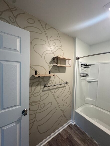 Building Photo - 2115 Oakwood Ave NE