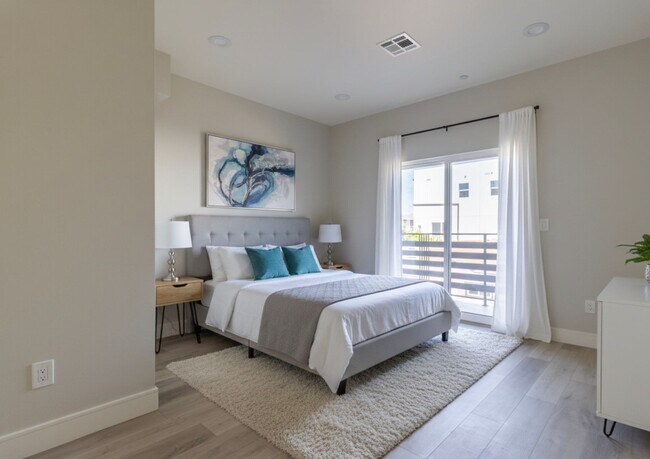 Building Photo - 5134 Riverton Ave