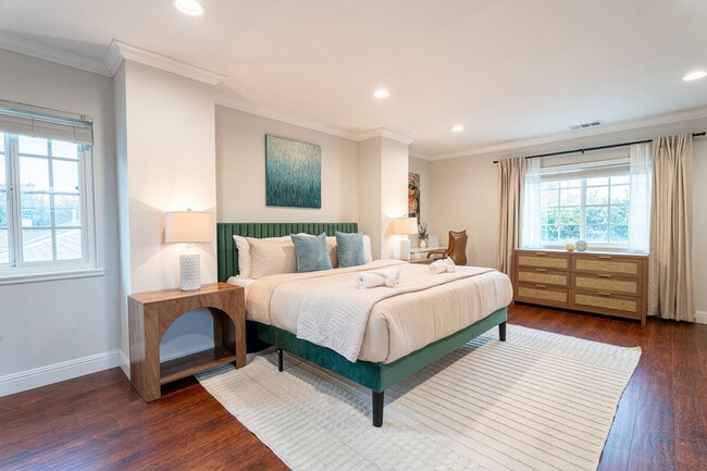 Building Photo - 1004 Airport Blvd