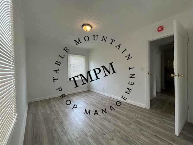 Building Photo - 150 Mono Ave