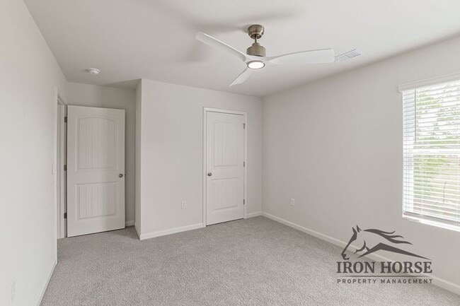 Building Photo - 835 Baker View Ln