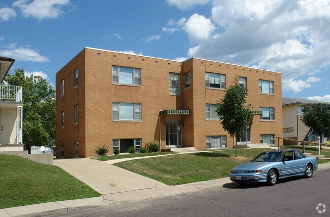Primary Photo - 2908-2910 N Rockwood Dr