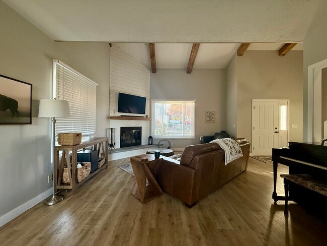 Building Photo - 2305 S 165th St