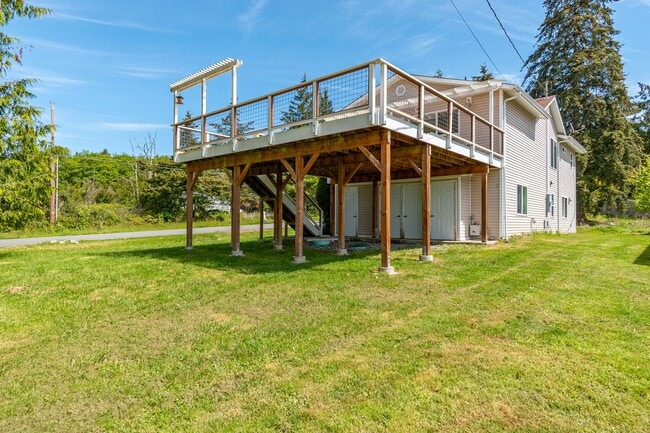 Building Photo - Spacious 2+ Bedroom Home on Corner Lot in ...