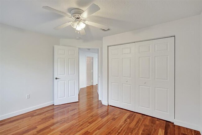 Building Photo - 2724 Treasure Cove Cir