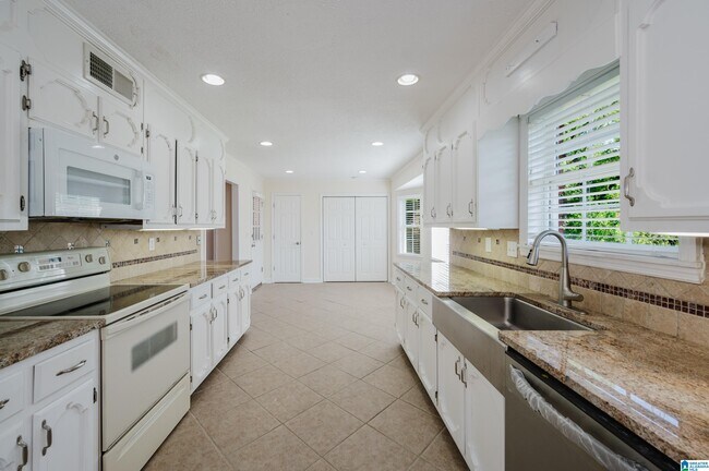 Building Photo - 1828 Jacobs Ln