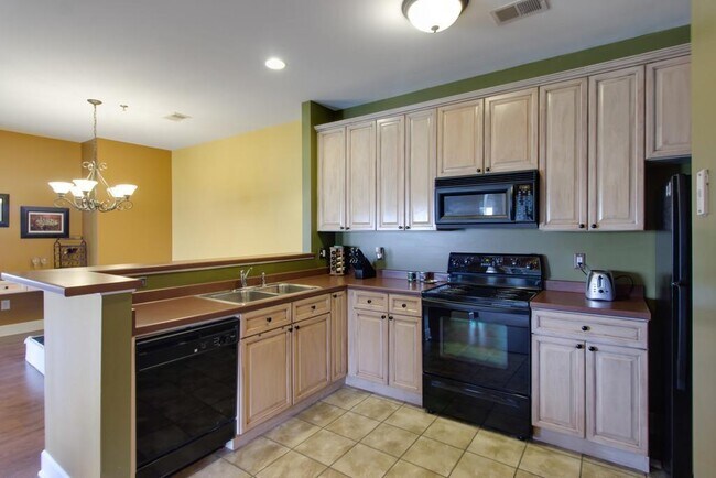 Building Photo - 7001 Lenox Village Dr