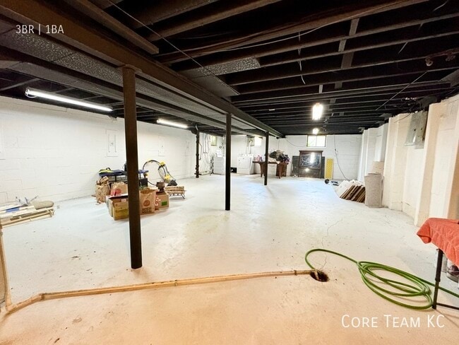 Building Photo - 5607 W 78th Terrace
