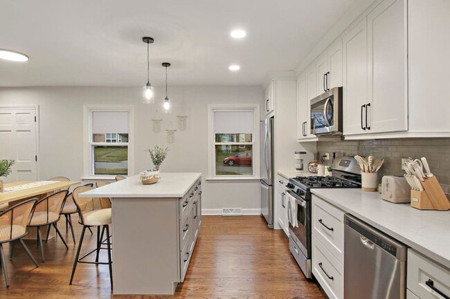 Building Photo - 1104 Elizabeth St