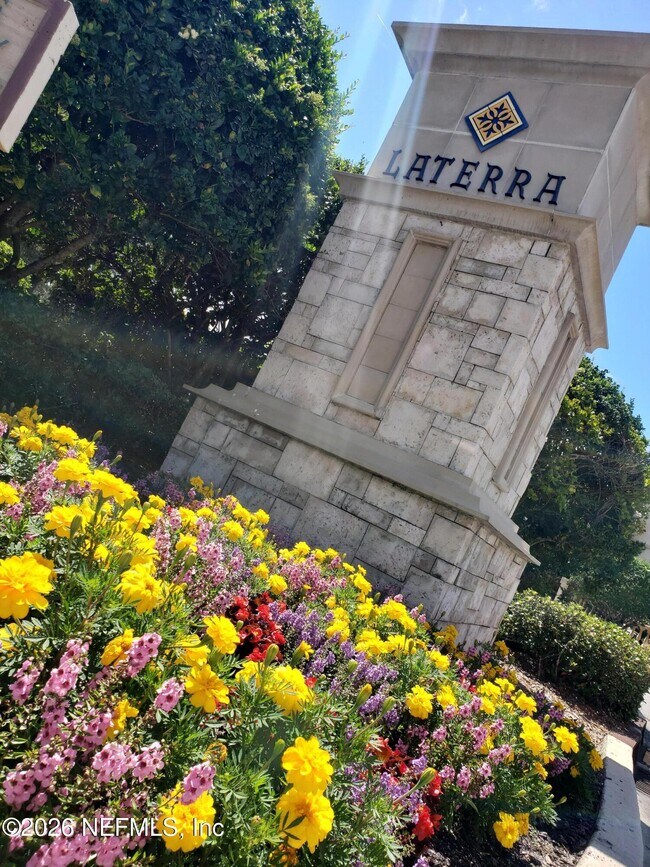 Building Photo - 945 Registry Blvd