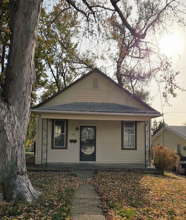 Primary Photo - Papillion Two Bedroom Home!