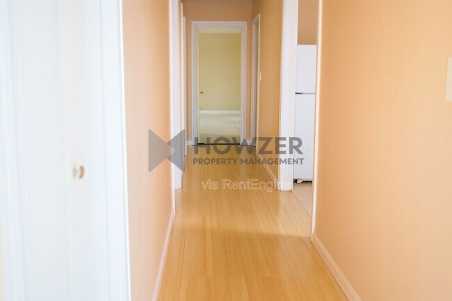 Building Photo - 800 Bearses Way