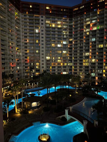 Building Photo - 9900 S Thomas Dr