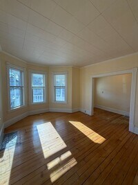 Building Photo - 27-29 Dalton Ave