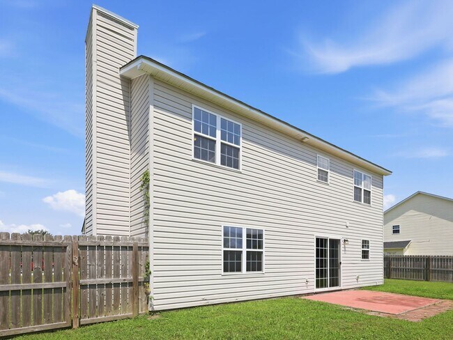Building Photo - 302 Mann St
