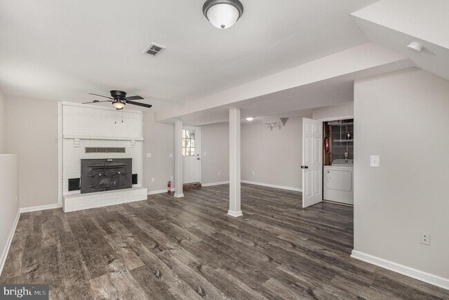 Building Photo - 125 Cumberland Cir