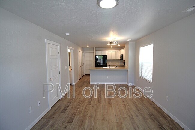 Building Photo - 960 S Nautilus Ave
