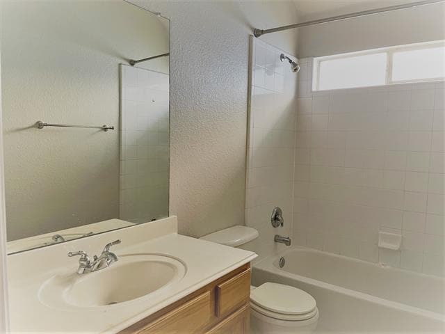 Building Photo - 5405 Mohawk Ct