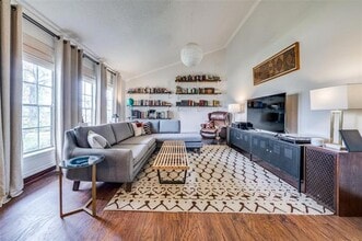 Building Photo - 2910 Blue Ridge Ln