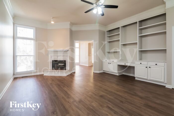 Building Photo - 930 Woodland Brook