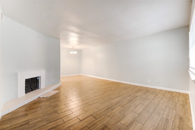 Building Photo - 6200 W Tidwell Rd