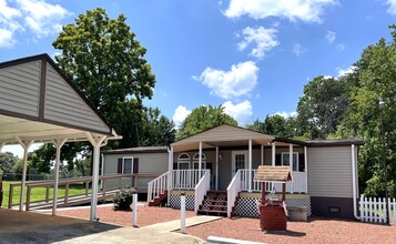 Building Photo - 1405 Sugartown Rd