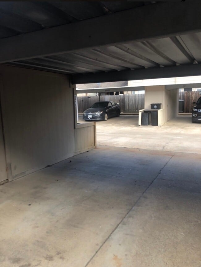 Building Photo - 6456 Kentwick Dr