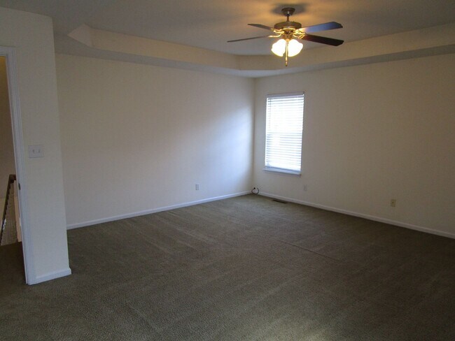 Building Photo - 5004-5006 Carrie Ridge Dr.