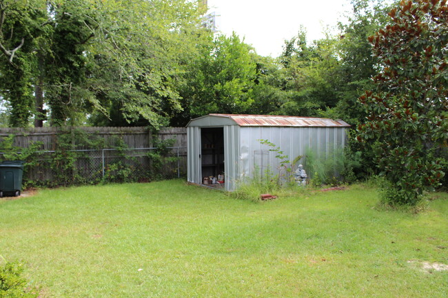 Building Photo - 1917 Neptune Dr