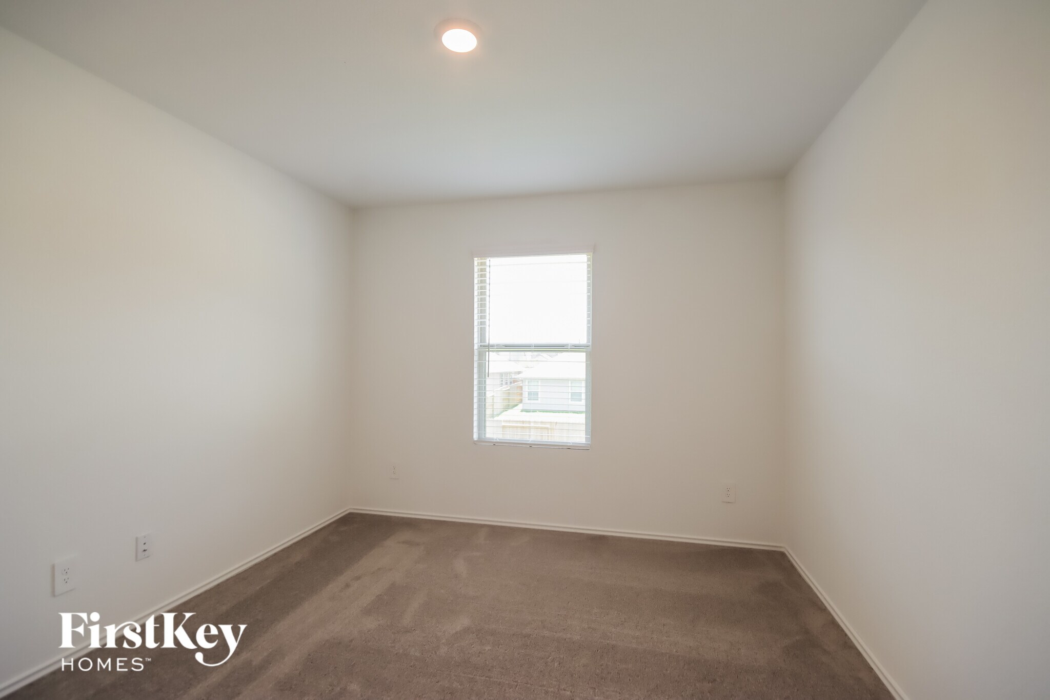 Building Photo - 1302 Vincente Ct