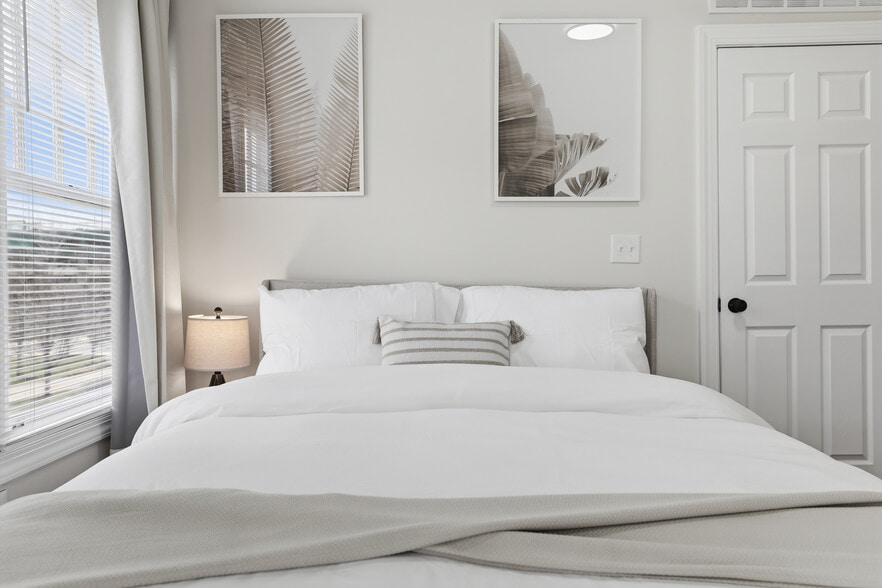 Building Photo - 4635 John R St