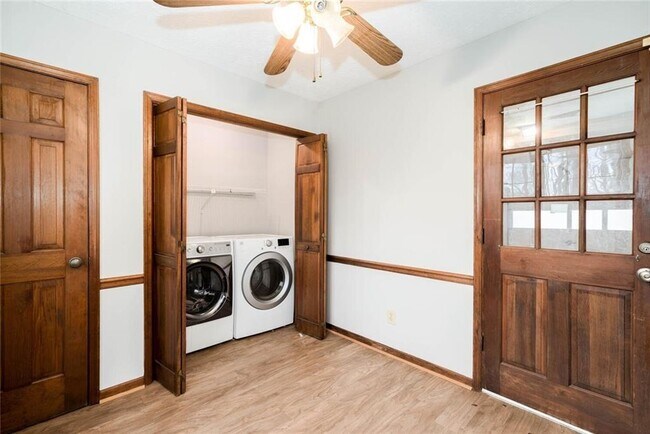 Building Photo - 1049 Seven Springs Cir NE