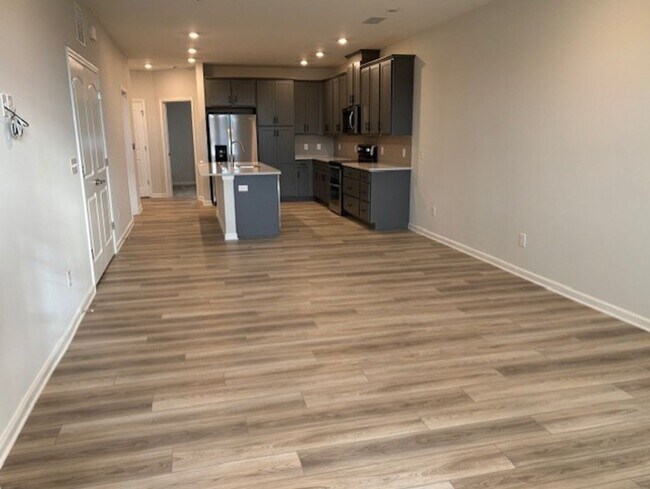 Building Photo - Brand New Luxury 2 Bed/2 Bath Condo - Wate...