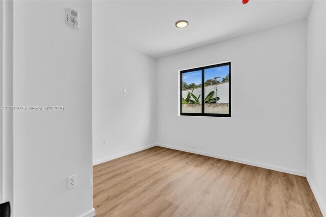 Building Photo - 753 NW 30th St