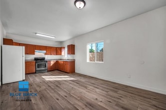 Building Photo - 8318 San Pedro St