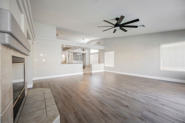 Building Photo - Gorgeous 1 Story Home in Gated Community