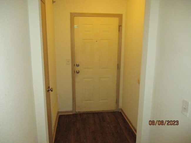 Building Photo - 913 Westridge Dr