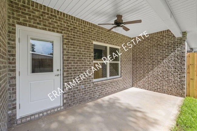 Building Photo - 721 Fairview Dr