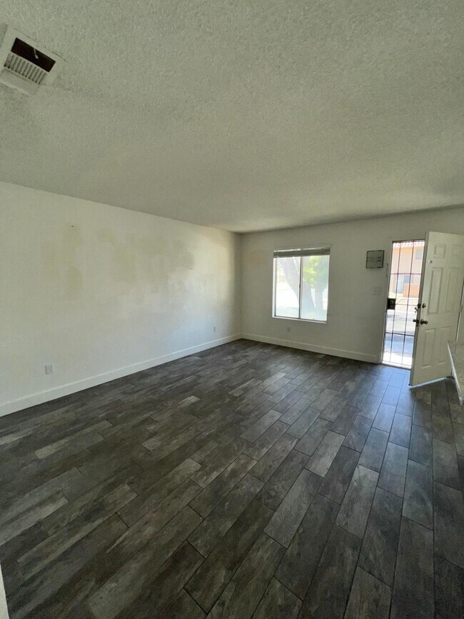 Building Photo - 82567 Ave 48
