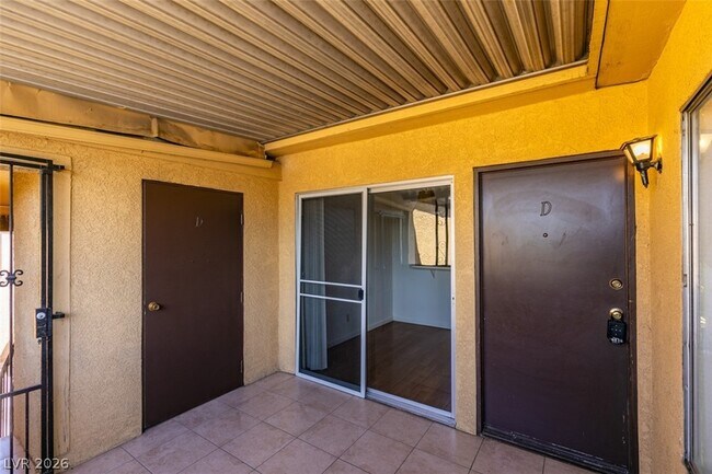 Building Photo - 1404 Santa Anita Dr