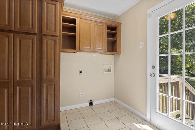 Building Photo - 404 Dogwood Ln