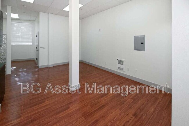 Building Photo - 1459 MacArthur Blvd