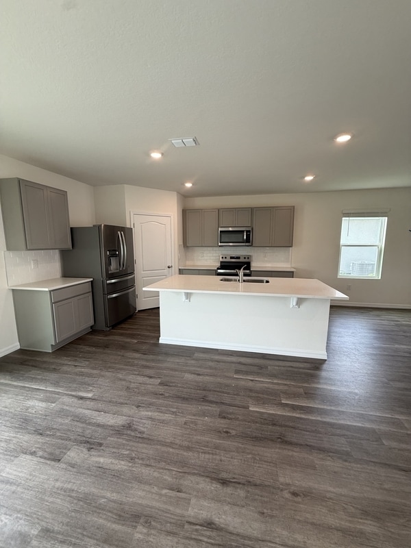 Building Photo - 5490 Hayloft Dr