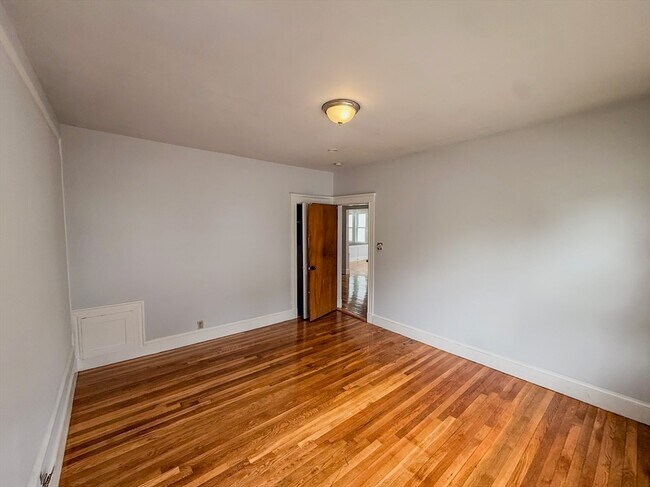 Building Photo - 45 Favre St