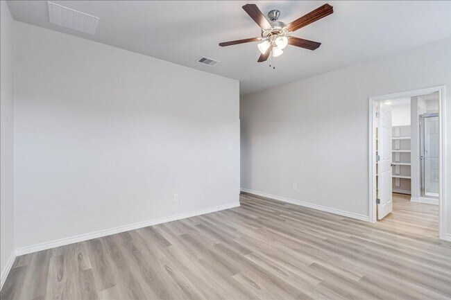 Building Photo - 1634 Comfy Wy