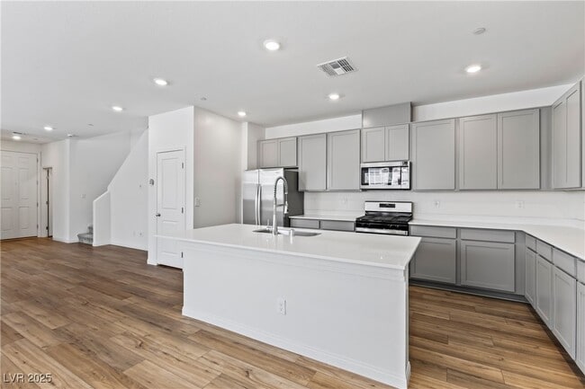 Building Photo - 2630 Aversa St
