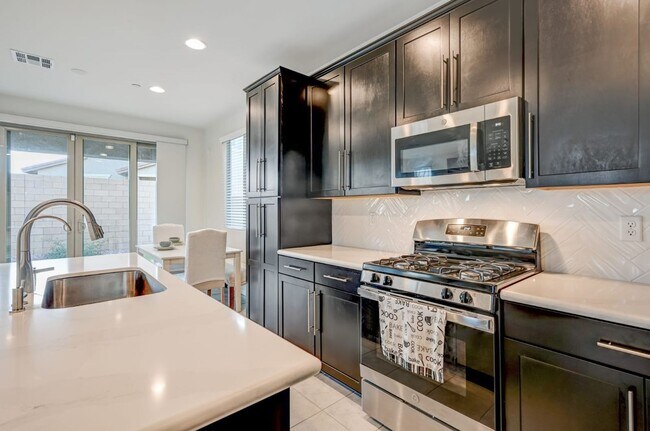 Building Photo - HOUSING CHOICE VOUCHER APPROVED! Beautiful Corner Home in Henderson – Built in 2021!