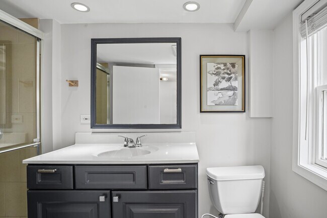 Building Photo - 449 Longfellow Ave