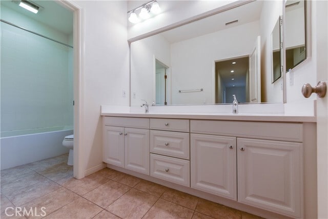 Building Photo - 60 Brindisi