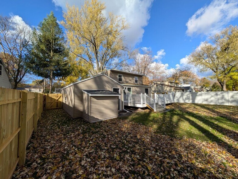 Building Photo - 125 Maple Manor Dr